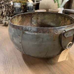 Oude zinken pot uit india