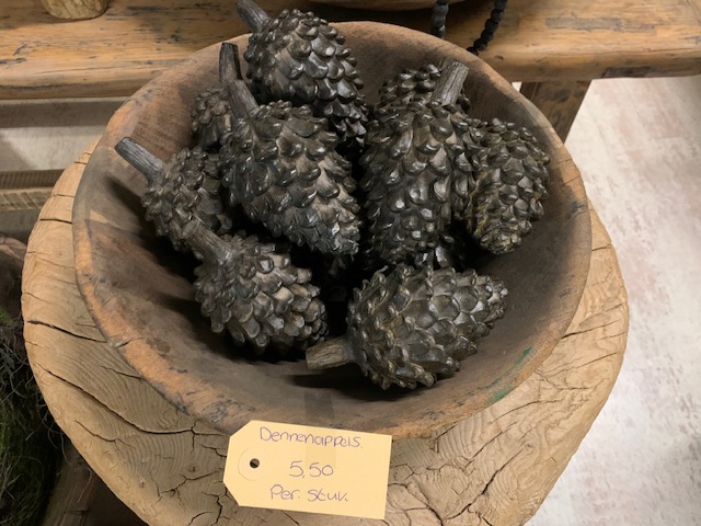 Polystone Dennenappels - Afbeelding 2