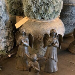 Alternative view of Polystone Engel Knielend Klein Bruin