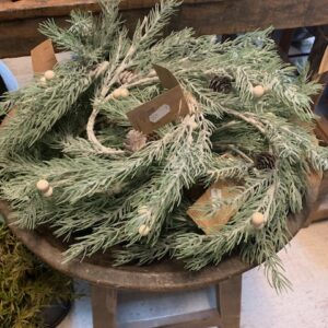 Alternative view of Pine Kransje Met Dennenappels