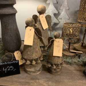 Alternative view of Engel Elisabeth Roest L